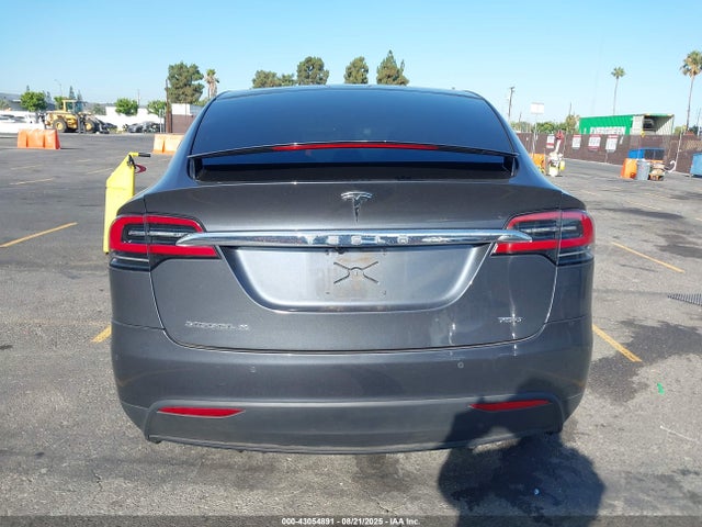 5YJXCAE24JF137323 Tesla MODEL X