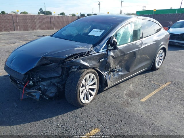 2018 TESLA MODEL X 5YJXCAE24JF137323 Photo 1