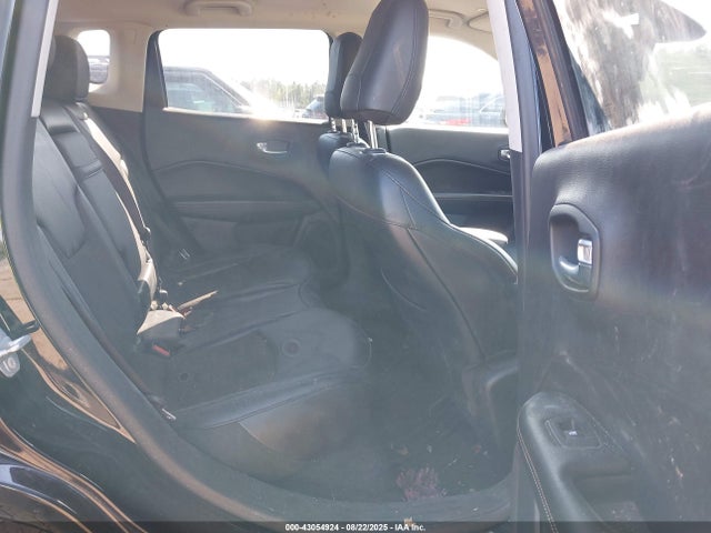 Jeep 2019 2019 3C4NJDBB0KT850807 Image 8
