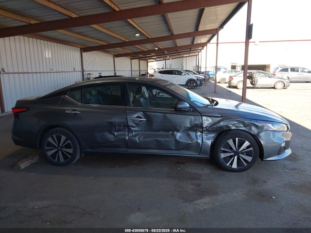Nissan 2022 2022 1N4BL4DV0NN408284 Image 13