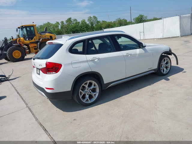 WBAVM1C56FVW57644 BMW 2015