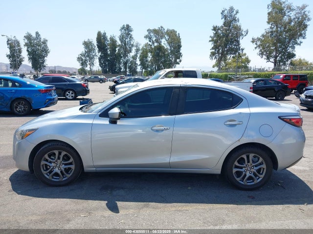 3MYDLBYV4KY526484 Toyota p5v