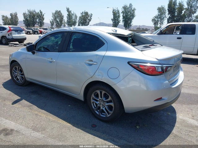3MYDLBYV4KY526484 Toyota p5v