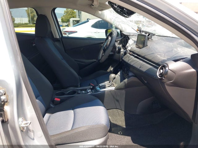 3MYDLBYV4KY526484 Toyota p5v