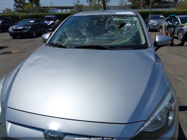3MYDLBYV4KY526484 Toyota p5v