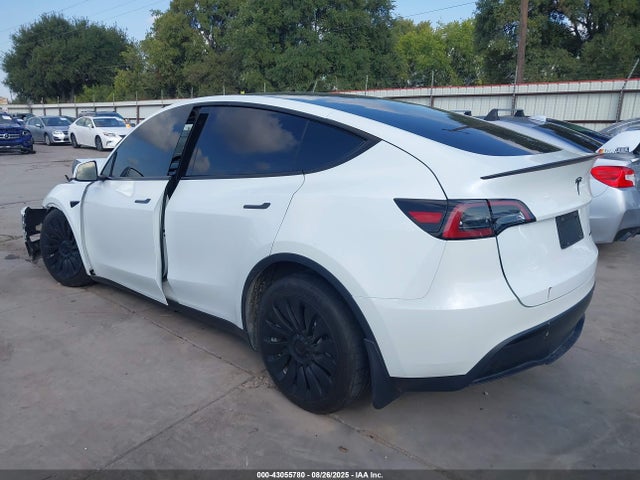 2023 TESLA MODEL Y 7SAYGDEE1PA129306 Photo 2