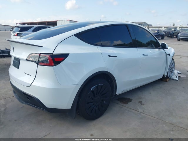 2023 TESLA MODEL Y 7SAYGDEE1PA129306 Photo 3