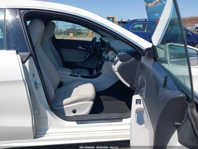 Mercedes-Benz CLA-Class 2014 WDDSJ4EB0EN059153 Image 5