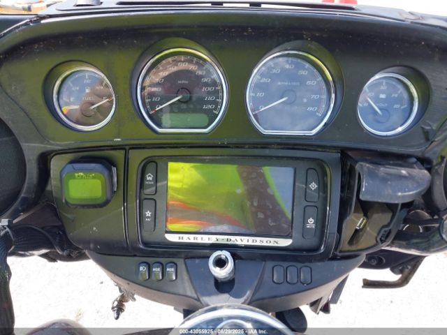 2017 HARLEY-DAVIDSON FLHTCUTG 1HD1MAD16HB852496 Photo 6