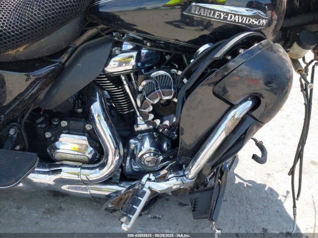 2017 HARLEY-DAVIDSON FLHTCUTG 1HD1MAD16HB852496 Photo 7