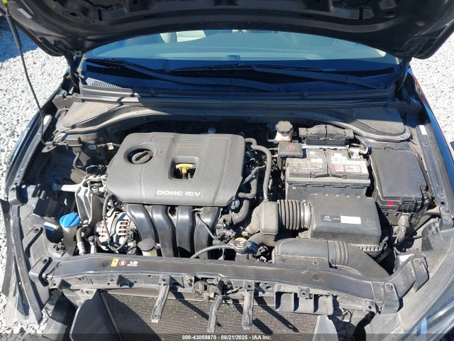 KMHD74LF2HU401957 Hyundai Elantra