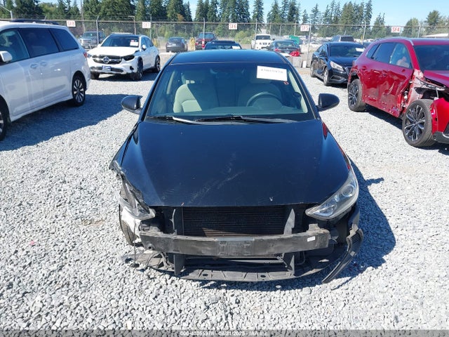 KMHD74LF2HU401957 Hyundai Elantra