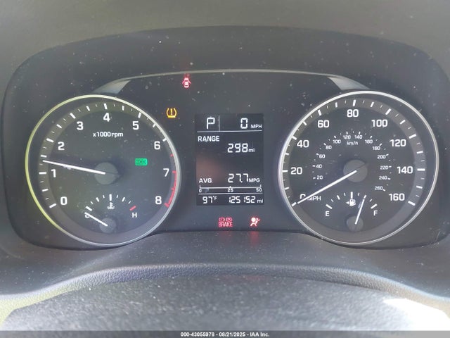 KMHD74LF2HU401957 Hyundai Elantra