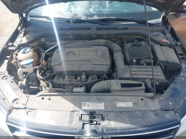 3VWD17AJ6FM305908 Volkswagen 1.8t