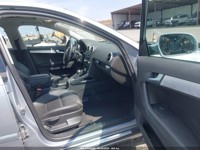 2013 AUDI A3 WAUMFAFM3DA028887 Photo 4