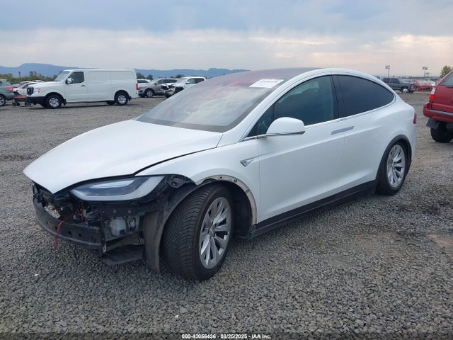2016 TESLA MODEL X 5YJXCAE2XGF009161 Photo 1