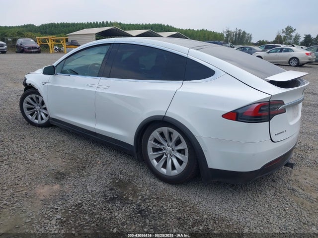 2016 TESLA MODEL X 5YJXCAE2XGF009161 Photo 2