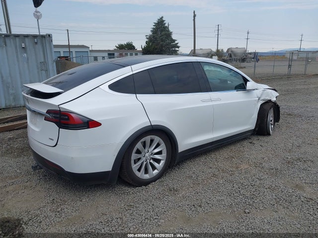 2016 TESLA MODEL X 5YJXCAE2XGF009161 Photo 3