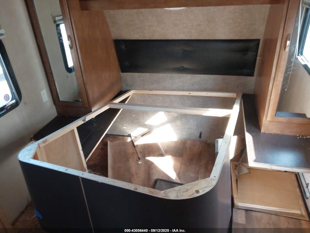 4X4TSMW20HC013990 Forest River Salem Towables