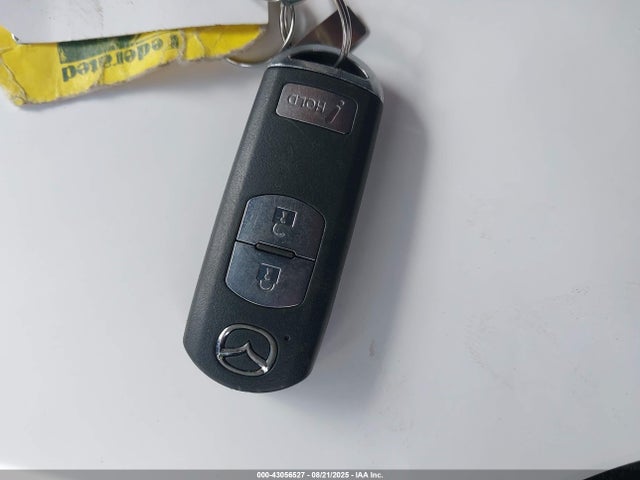 JM1BM1K72E1182721 Mazda pe