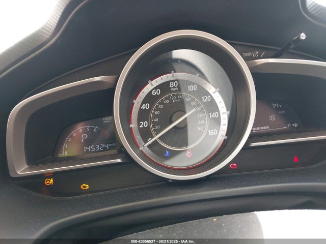 JM1BM1K72E1182721 Mazda pe