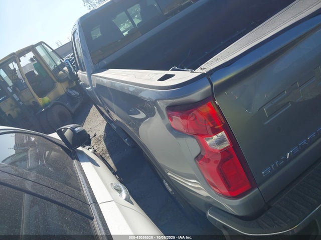 2GC4YPE70R1171440 Chevrolet l8t