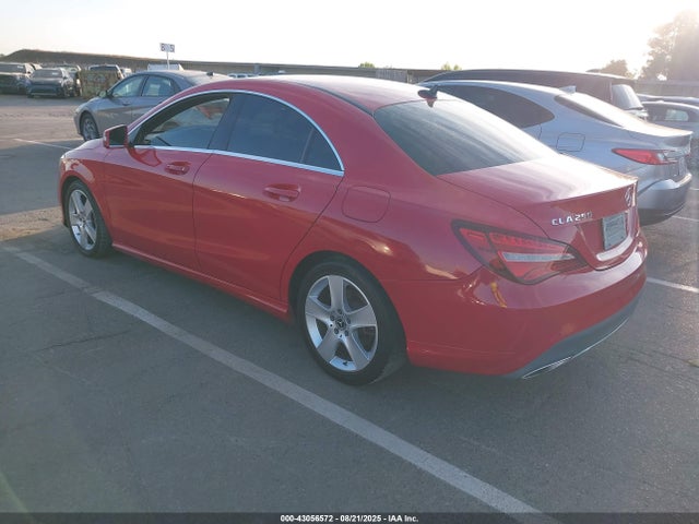 Mercedes-Benz m270 2018 WDDSJ4EB7JN537045 Image 3