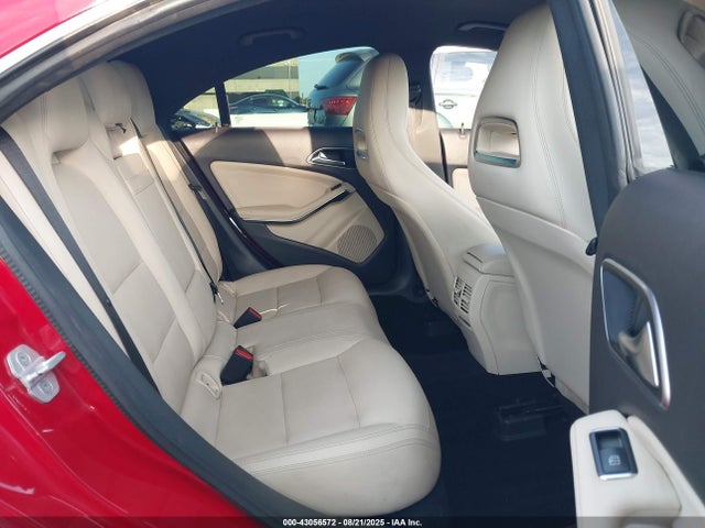 Mercedes-Benz m270 2018 WDDSJ4EB7JN537045 Image 8