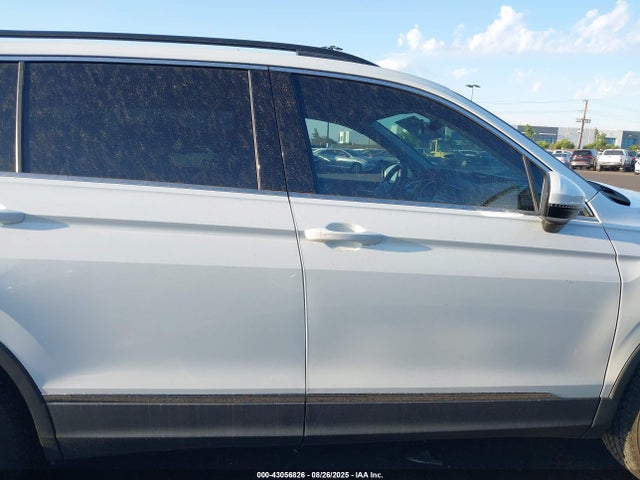 3VV3B7AX2JM020181 Volkswagen Tiguan