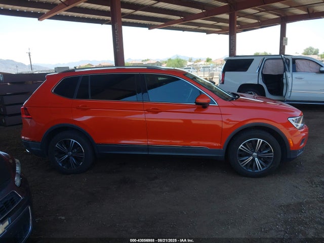 3VV3B7AX1KM054324 Volkswagen Tiguan