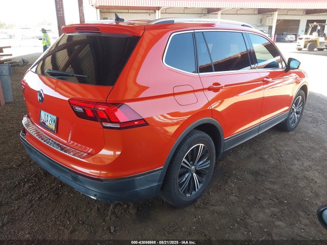 3VV3B7AX1KM054324 Volkswagen Tiguan