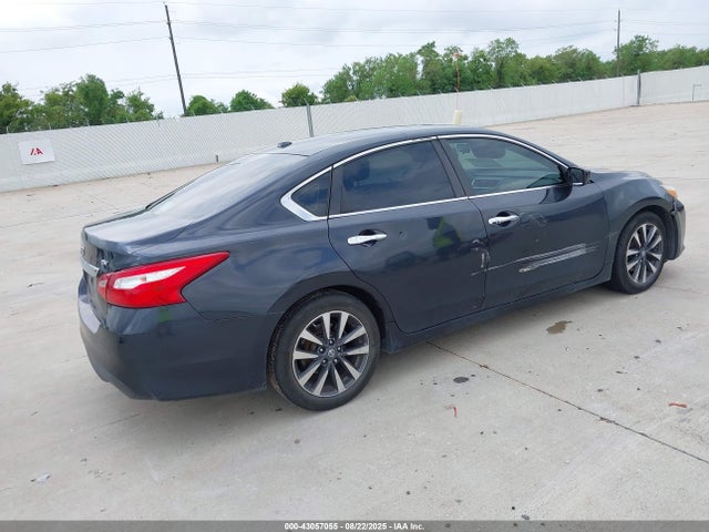 Nissan Altima 2017 1N4AL3AP1HC287177 Image 4