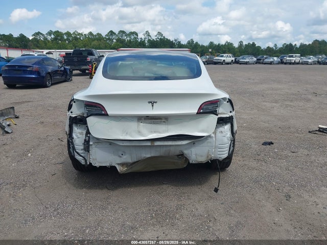 Tesla 2021 2021 5YJ3E1EA6MF030648 Image 17