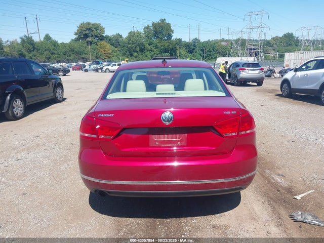 Volkswagen Passat 2015 1VWBT7A31FC005052 Image 17
