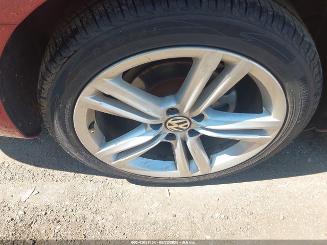 Volkswagen Passat 2015 1VWBT7A31FC005052 Image 12
