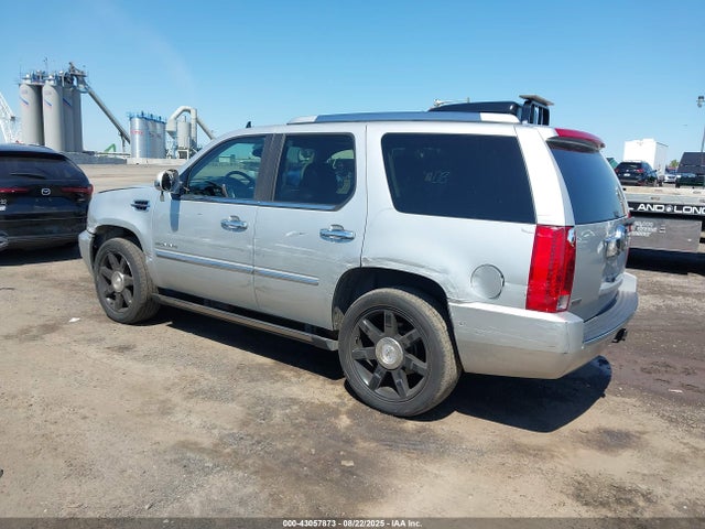 2011 CADILLAC ESCALADE 1GYS4CEF9BR193706 Photo 2