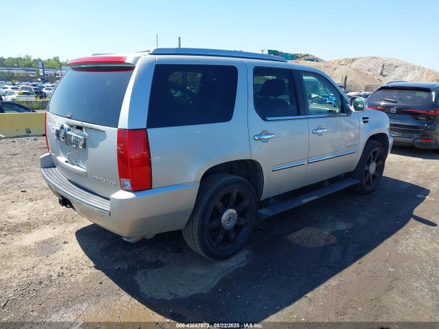 2011 CADILLAC ESCALADE 1GYS4CEF9BR193706 Photo 3
