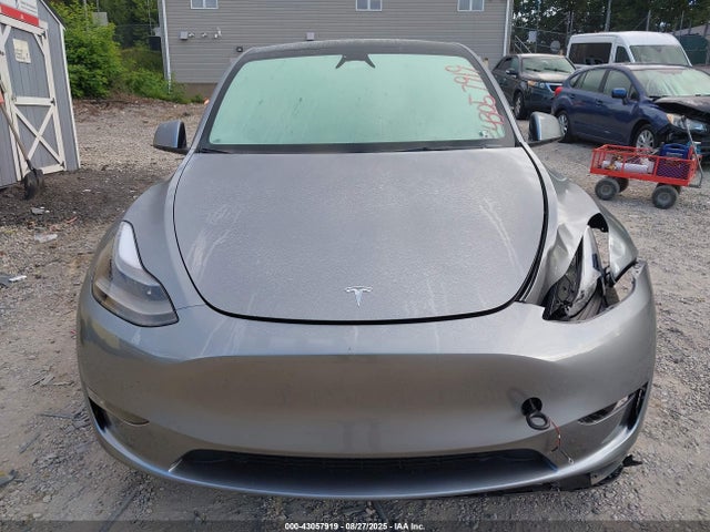 Tesla Model Y 2024 7SAYGDEE2RA269335 Image 12