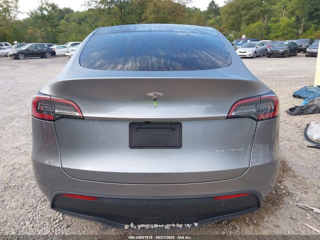 Tesla Model Y 2024 7SAYGDEE2RA269335 Image 16
