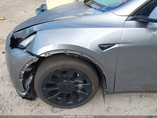 Tesla Model Y 2024 7SAYGDEE2RA269335 Image 19