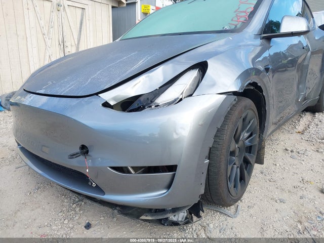 Tesla Model Y 2024 7SAYGDEE2RA269335 Image 21
