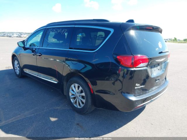 2017 CHRYSLER PACIFICA 2C4RC1BG2HR591142 Photo 2