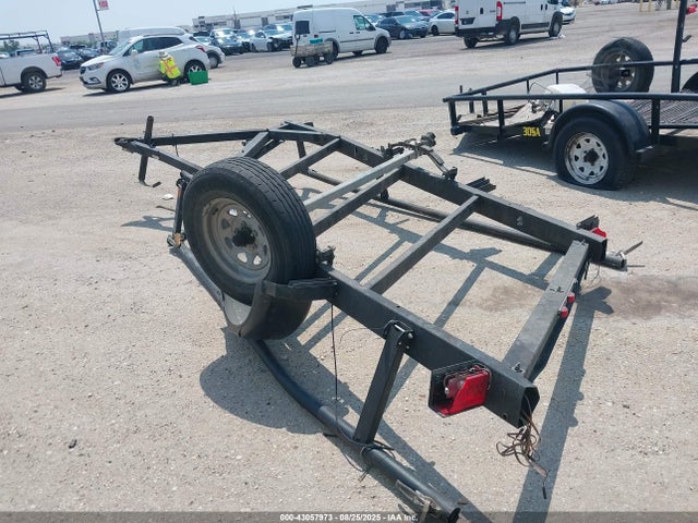 5KTUS1419LF509391 Utility Trailer Mfg Karavan Trailer