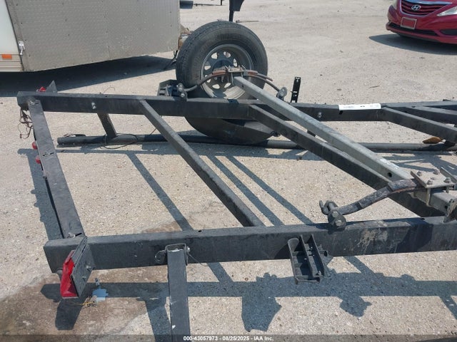 5KTUS1419LF509391 Utility Trailer Mfg Karavan Trailer