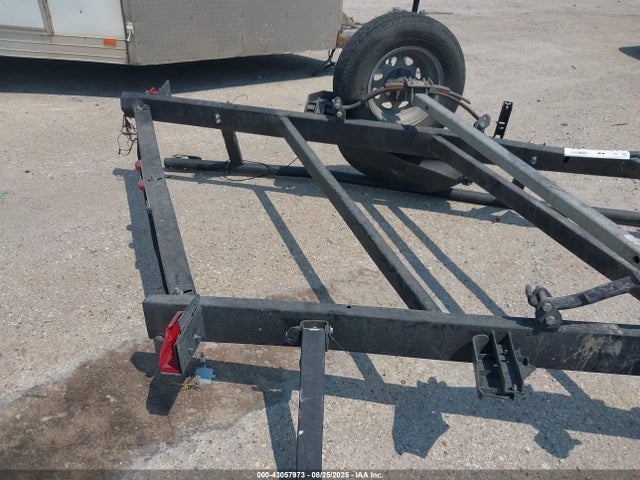 5KTUS1419LF509391 Utility Trailer Mfg Karavan Trailer
