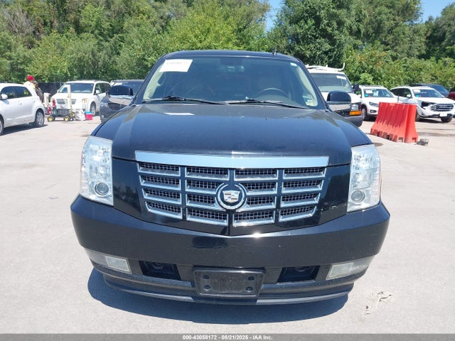 43058172 :رقم المزاد ، 1GYS4CEF6BR155589 vin ، 2011 Cadillac Escalade Premium مزاد بيع