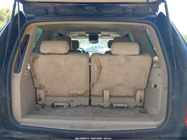 43058172 :رقم المزاد ، 1GYS4CEF6BR155589 vin ، 2011 Cadillac Escalade Premium مزاد بيع