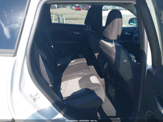 1C4PJLABXFW707058 Jeep Cherokee
