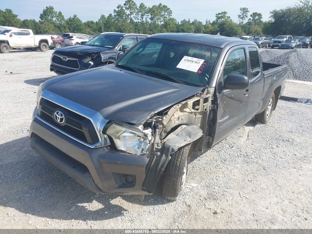 Toyota 2tr-fe 2014 5TFTX4CNXEX036977 Image 2