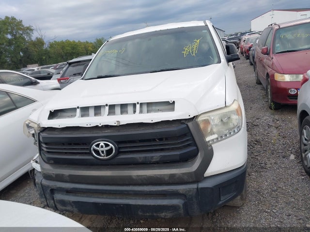 Aukcja sprzedaży 2017 Toyota Tundra Sr 5.7l V8, vin: 5TFUW5F13HX625184, numer aukcji: 43059009